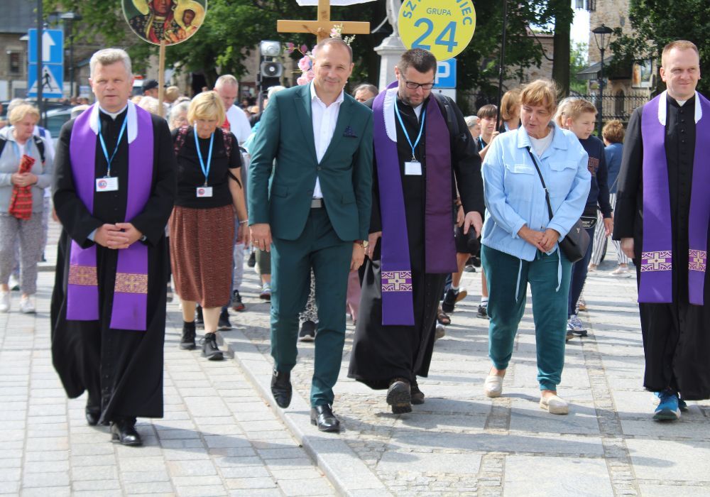 images/stories/2023/pielgrzymkaduza.jpg#joomlaImage://local-images/stories/2023/pielgrzymkaduza.jpg?width=1000&height=700