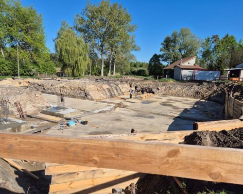 Trwa modernizacja (rozbudowa) oczyszczalni ścieków w Szydłowcu.
Przedmiotowe zadnie obejmuje: rozbi…