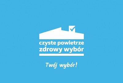 Logo programu czyste powietrze. Logo w koloerze białym na jasno-niebieskim tle. Napis: Czyste powietrze, zdrowy wybór!