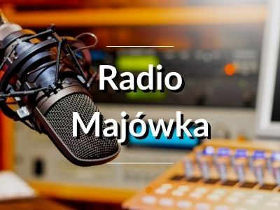 Mikrofon radiowy z tytułem "Radio Majówka"